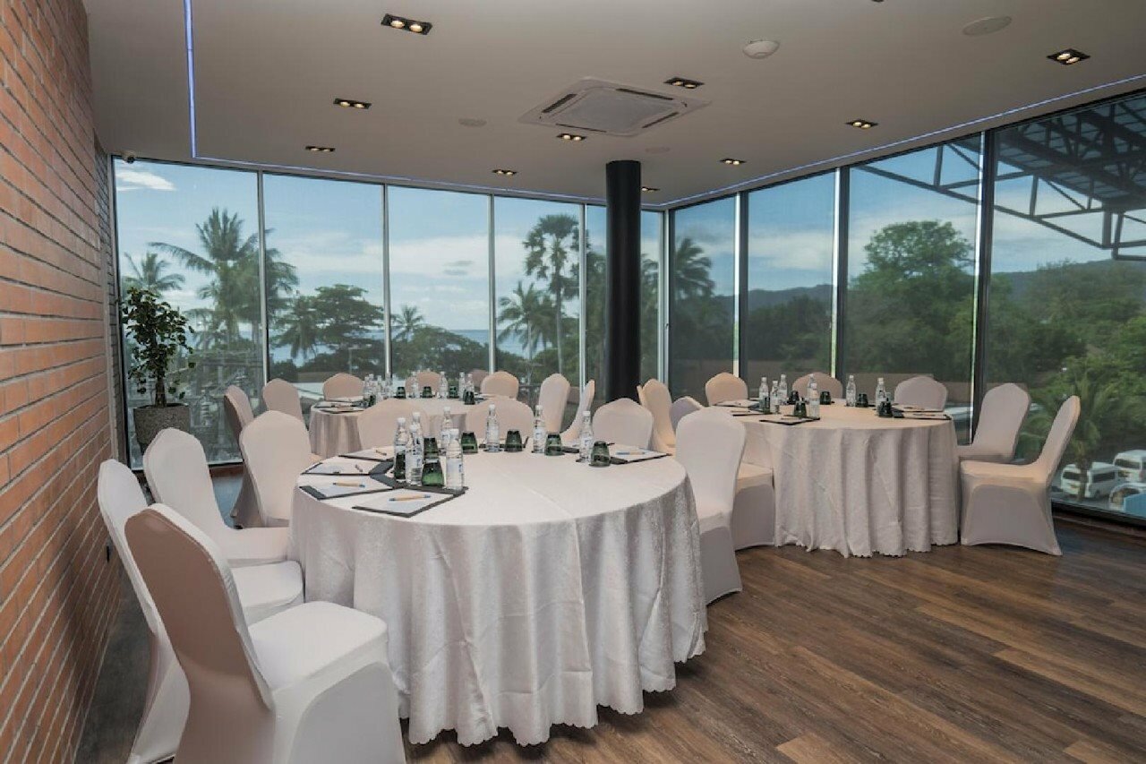 Фото Hotel Clover Patong Phuket