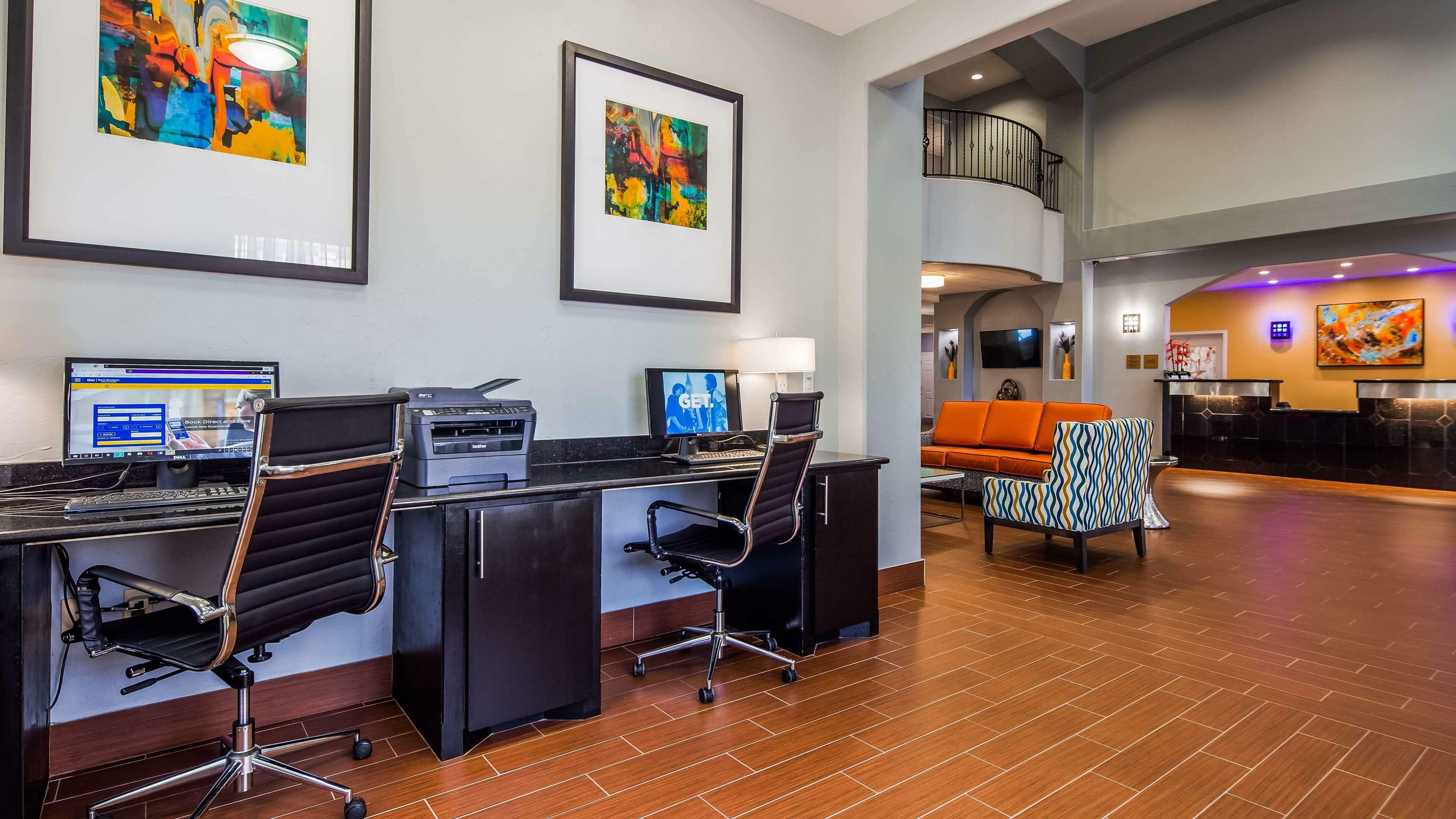 Фото Best Western Plus Barsana Hotel & Suites