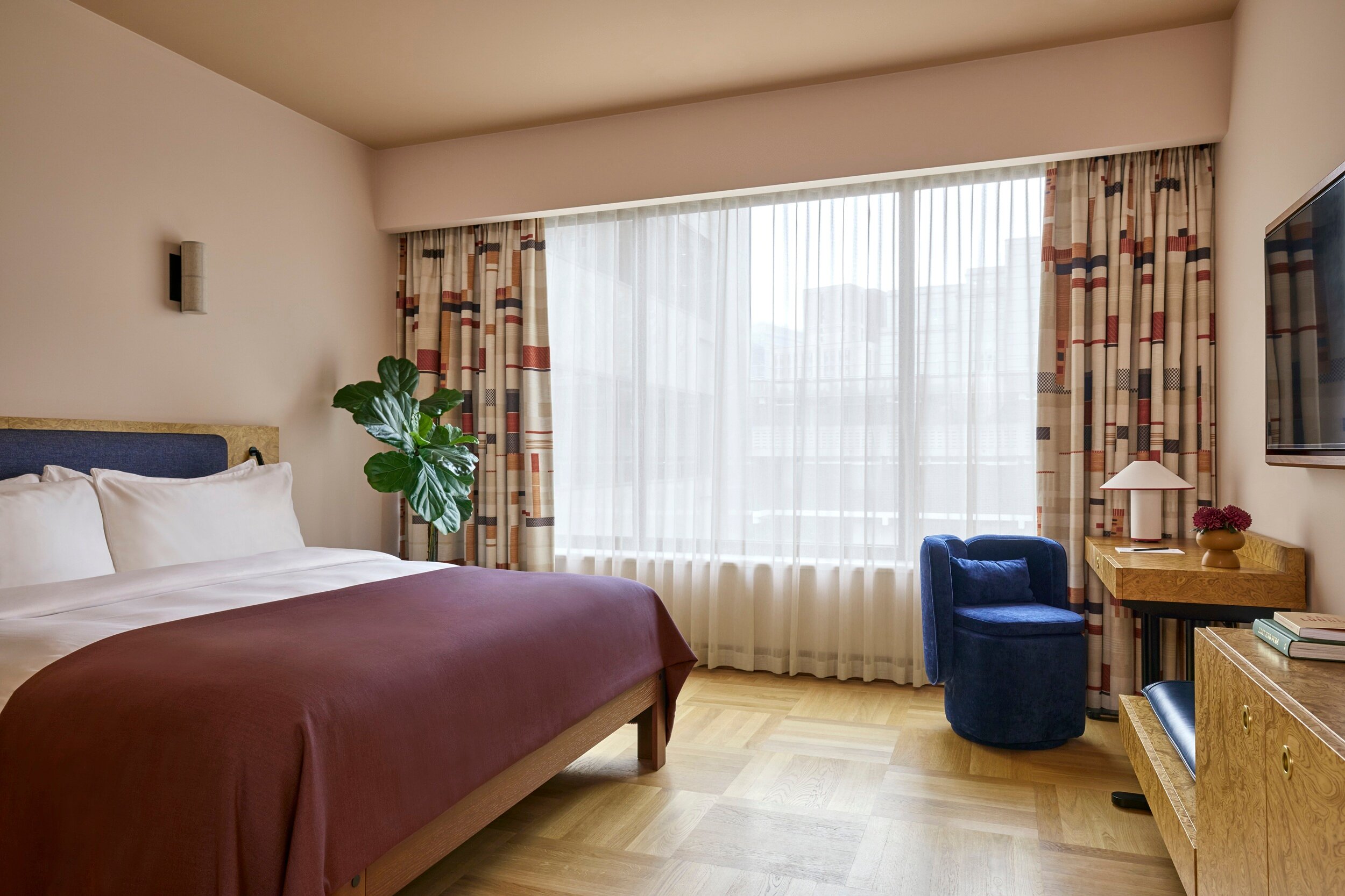 Фото Devonshire Club & Hotel