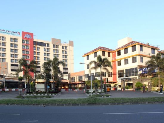 Фото Grand Pasundan Convention Hotel