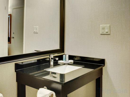 Фото Comfort Inn East