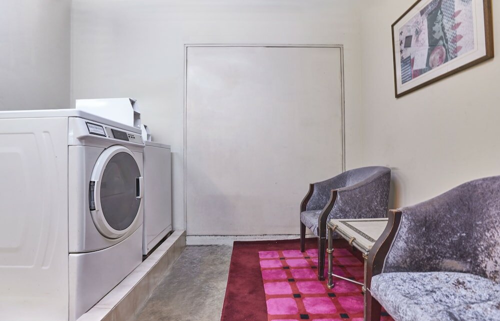 Фото Village Hotel Albert Court by Far East Hospitality