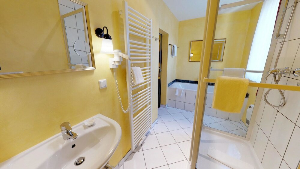 Фото Hotel Goldene Traube