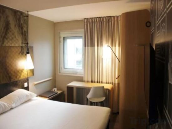 Фото Ibis Avignon Centre Gare