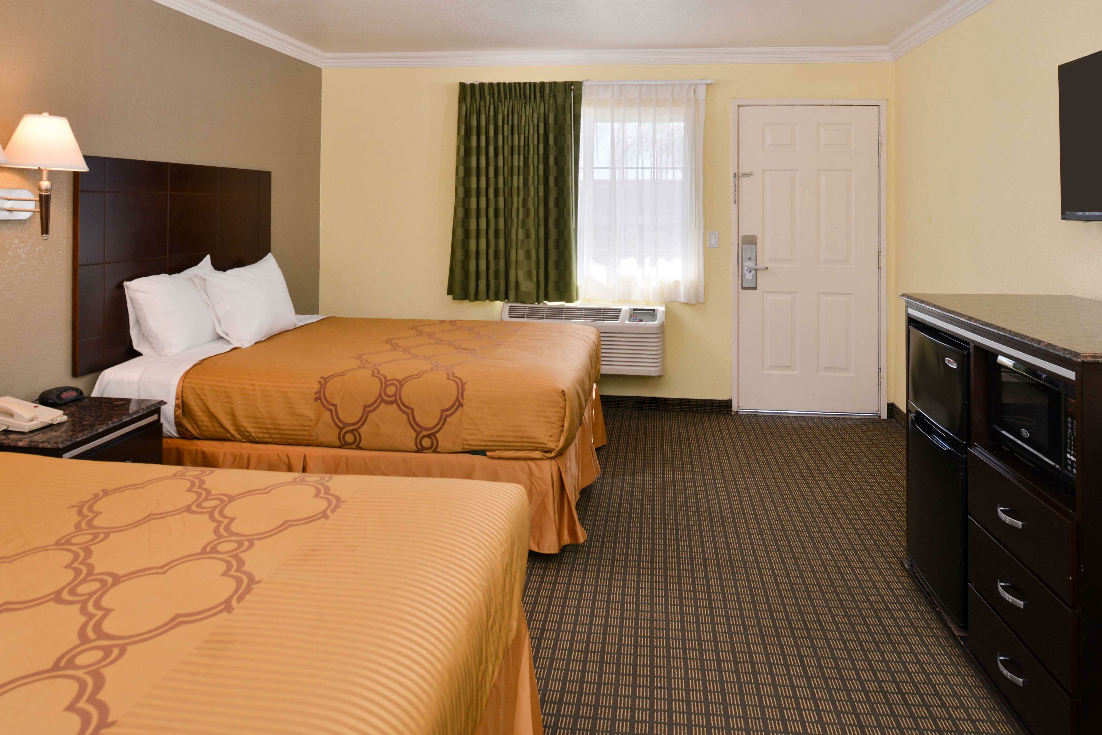 Фото Americas Best Value Inn Rialto