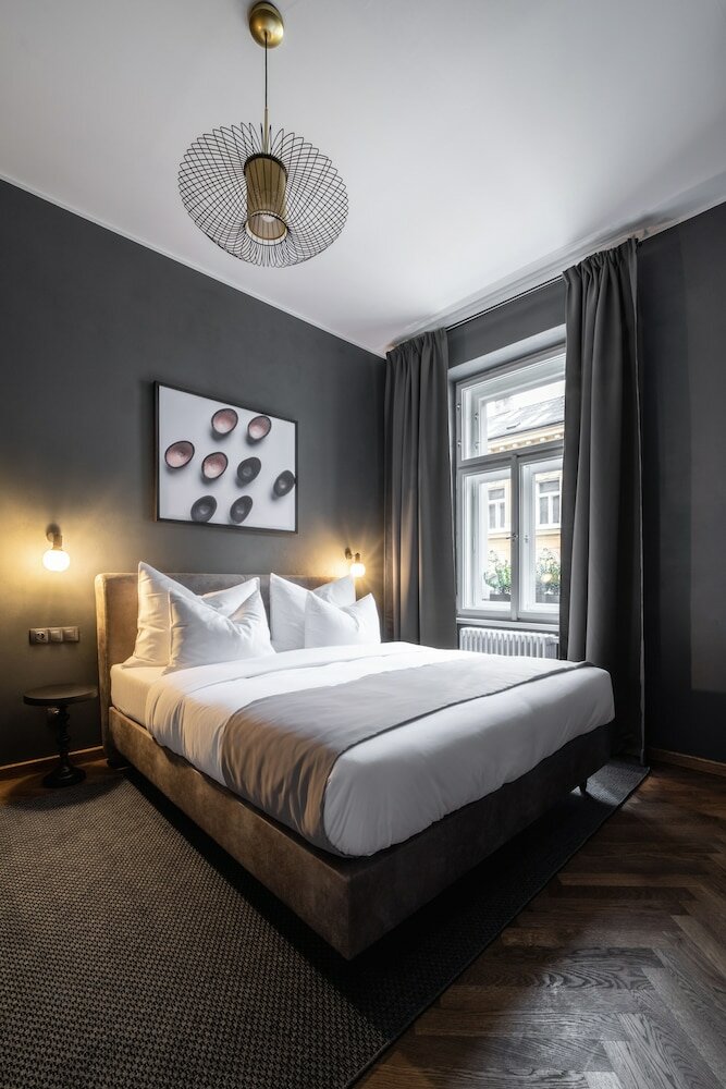 Фото The Viaduct Suites & More