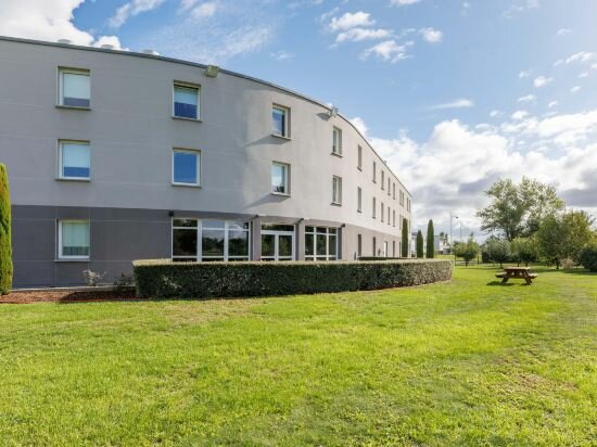 Фото B&b Hotel Clermont-Ferrand Nord Riom