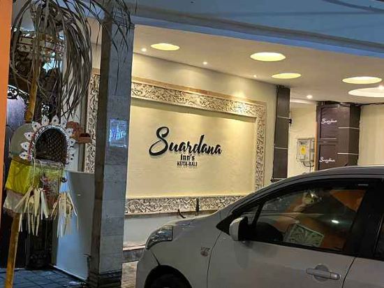 Фото S8 Suardana Hotel