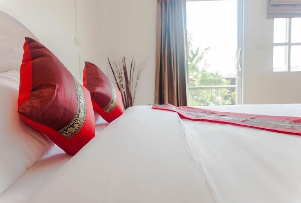 Фото Maesot Siri Hotel