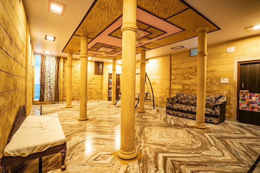 Фото Hotel Marina Mahal