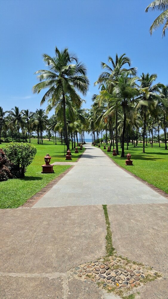 Фото Novotel Goa Dona Sylvia Resort Hotel