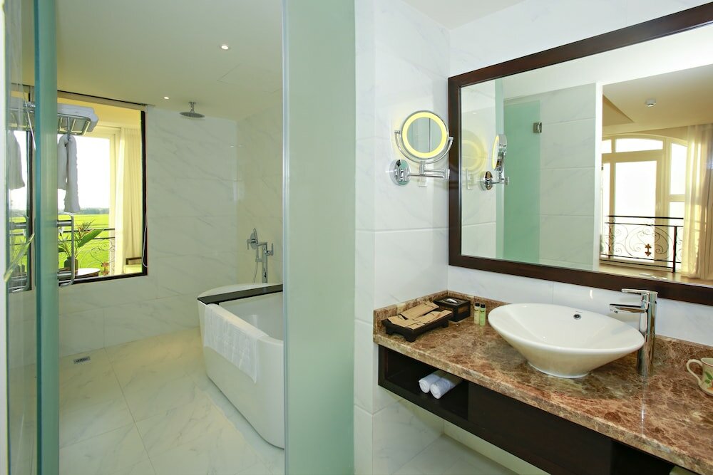 Фото Lasenta Boutique Hotel Hoian