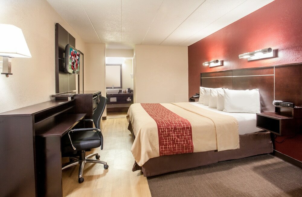 Фото Red Roof Inn Ann Arbor - University of Michigan South