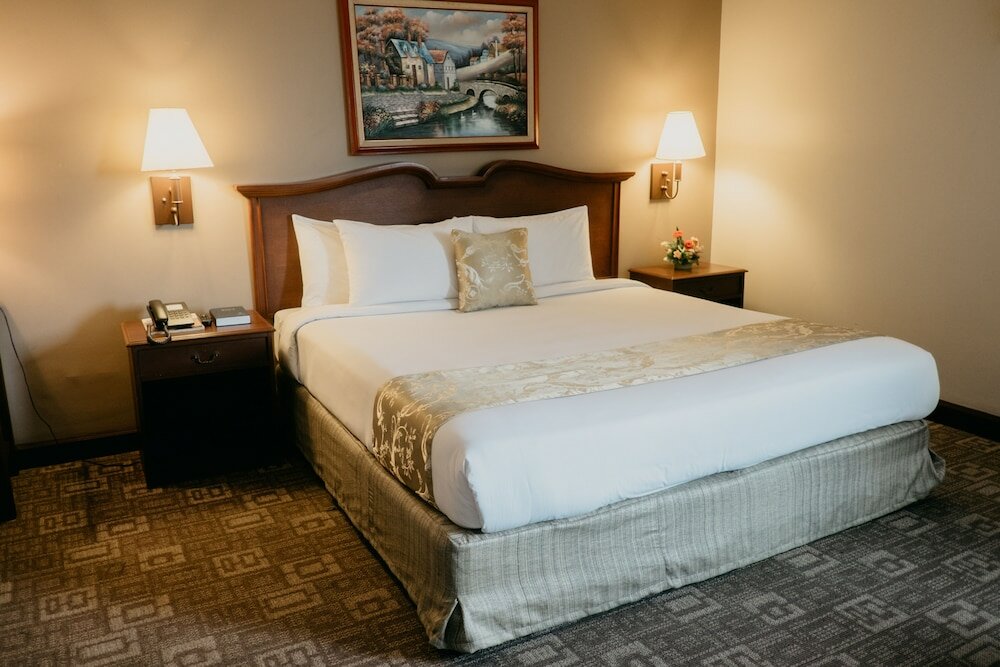 Фото East Asia Royale Hotel