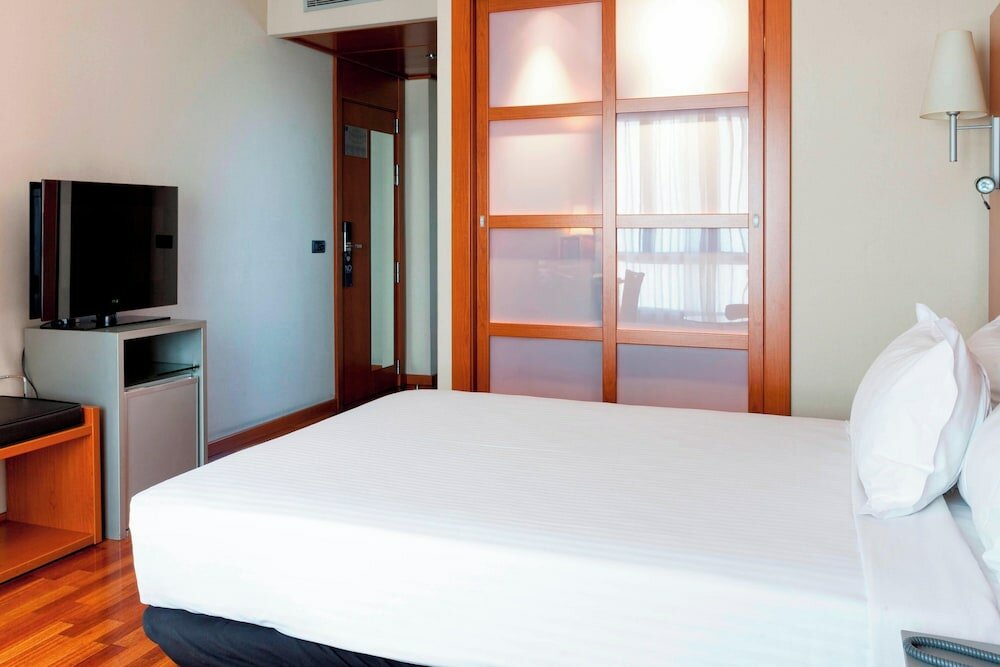 Фото Ac Hotel León San Antonio by Marriott