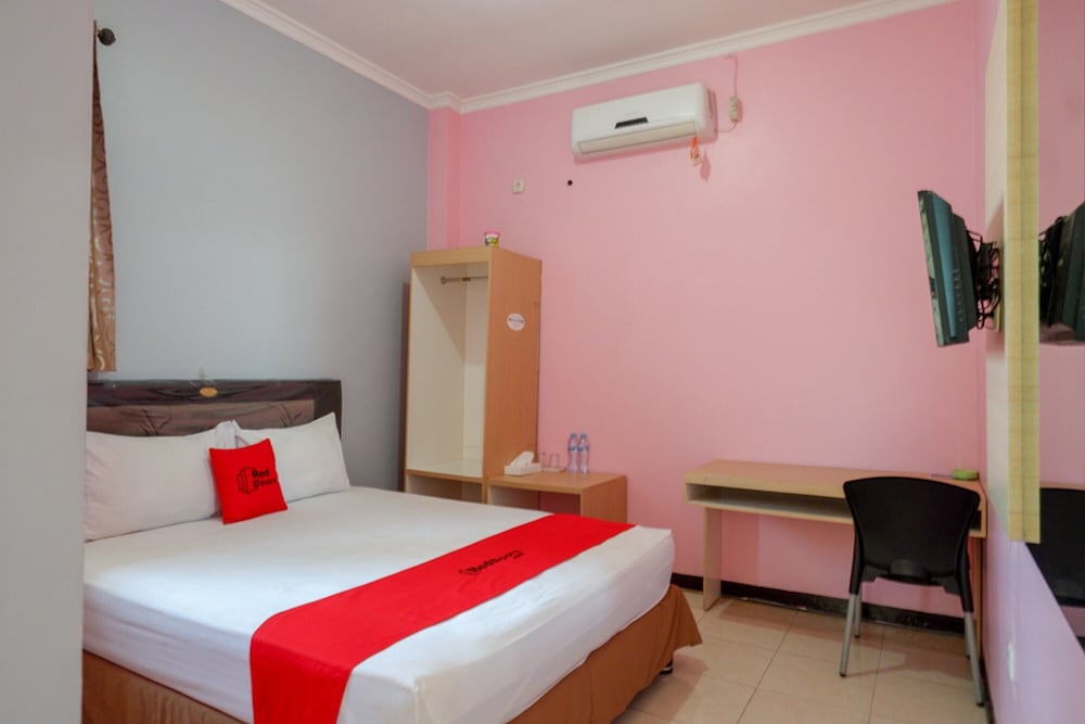 Фото RedDoorz Plus Syariah @ Hotel Boulevard Luwuk