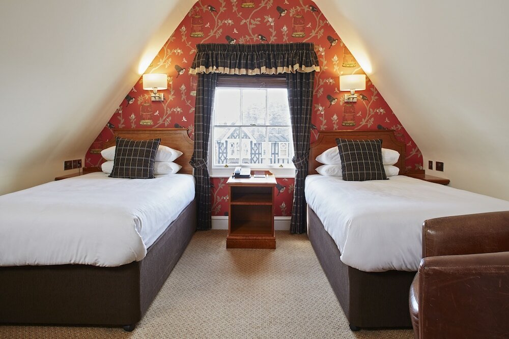 Фото Mandolay Hotel Guildford