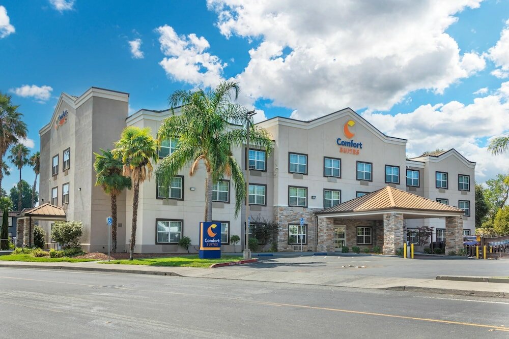 Фото Comfort Suites Downtown Sacramento