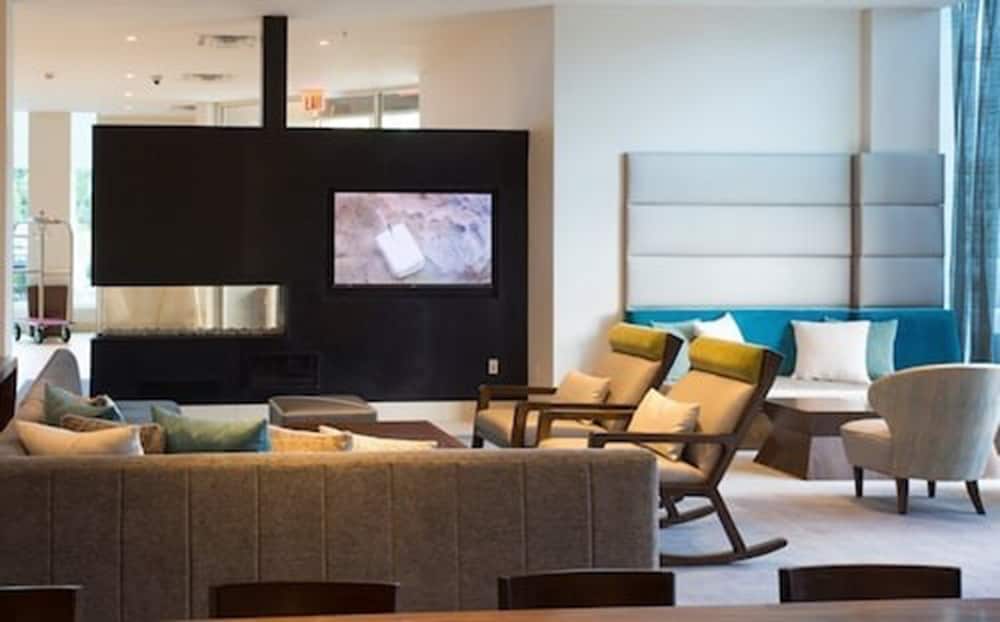 Фото Residence Inn New York The Bronx At Metro Center Atrium