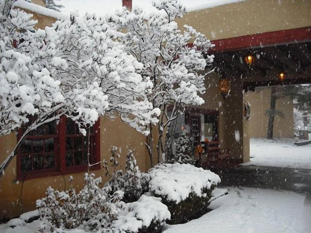 Фото El Pueblo Lodge