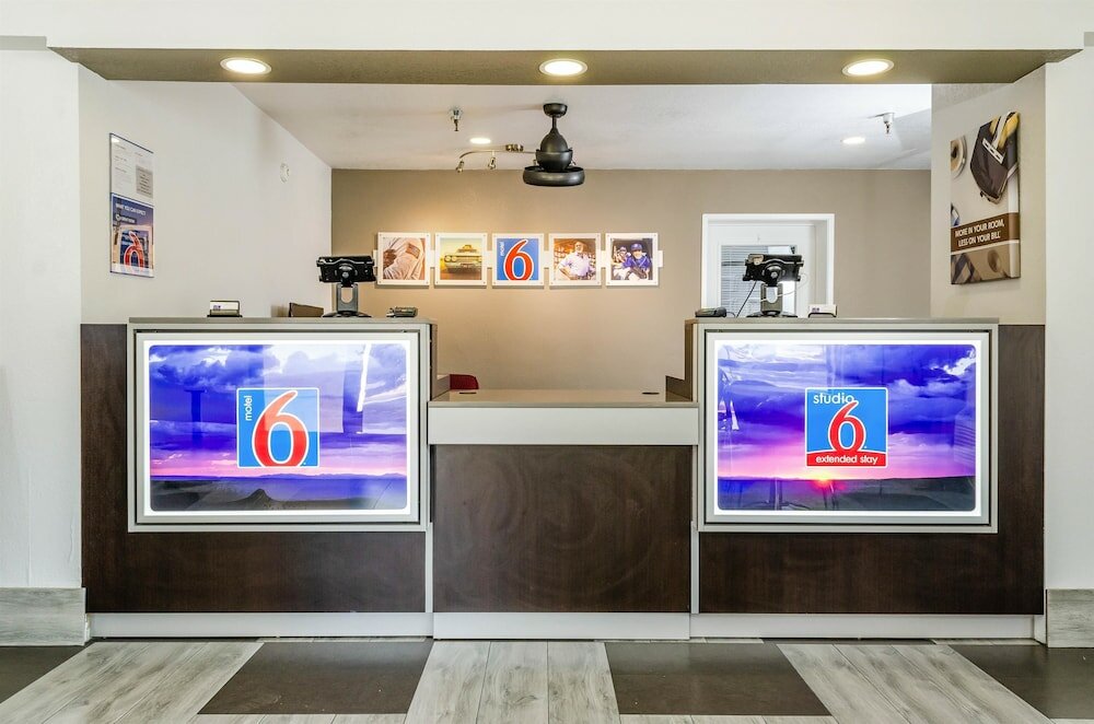 Фото Motel 6 Fresno CA Yosemite Hwy