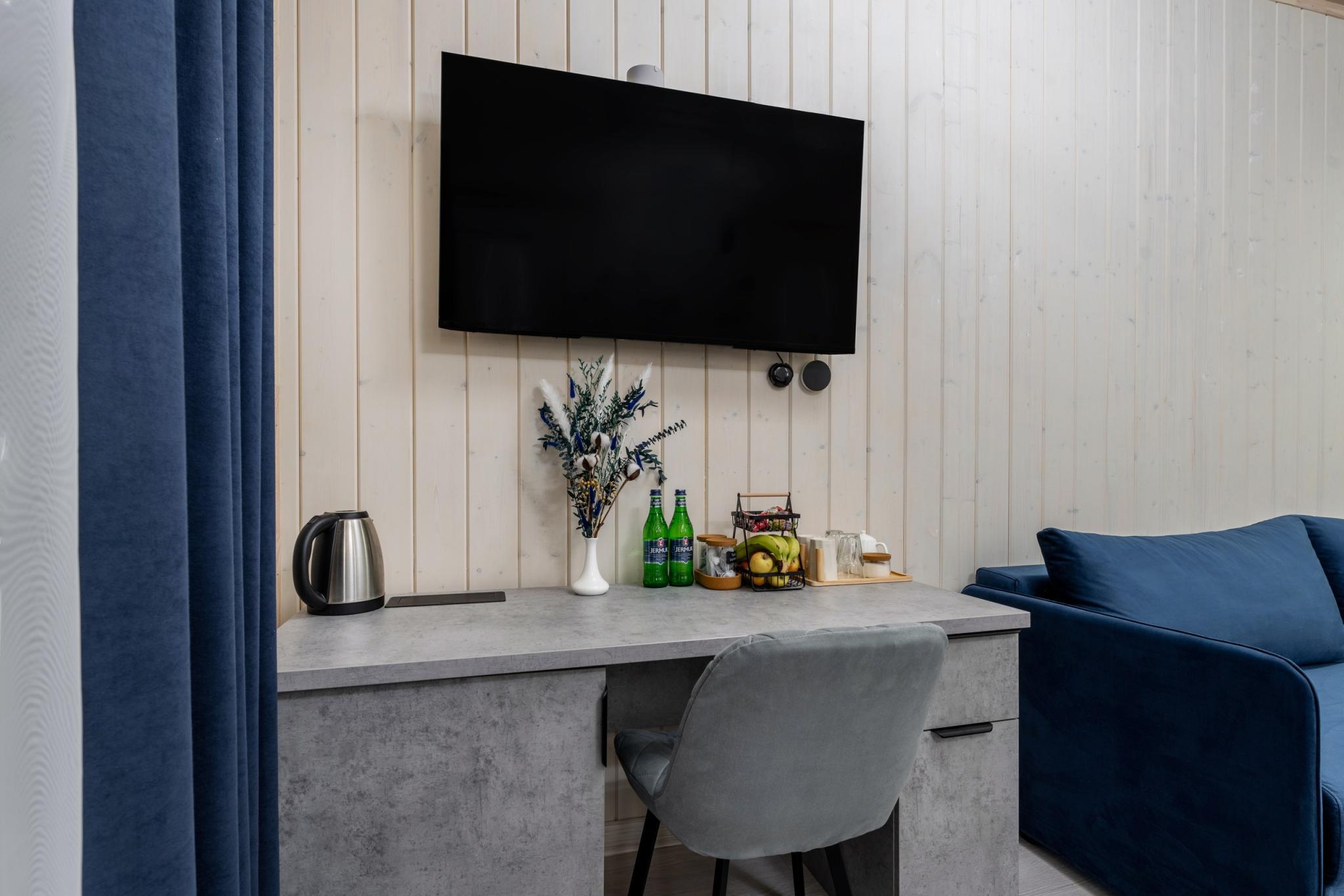 Фото Восток-Запад