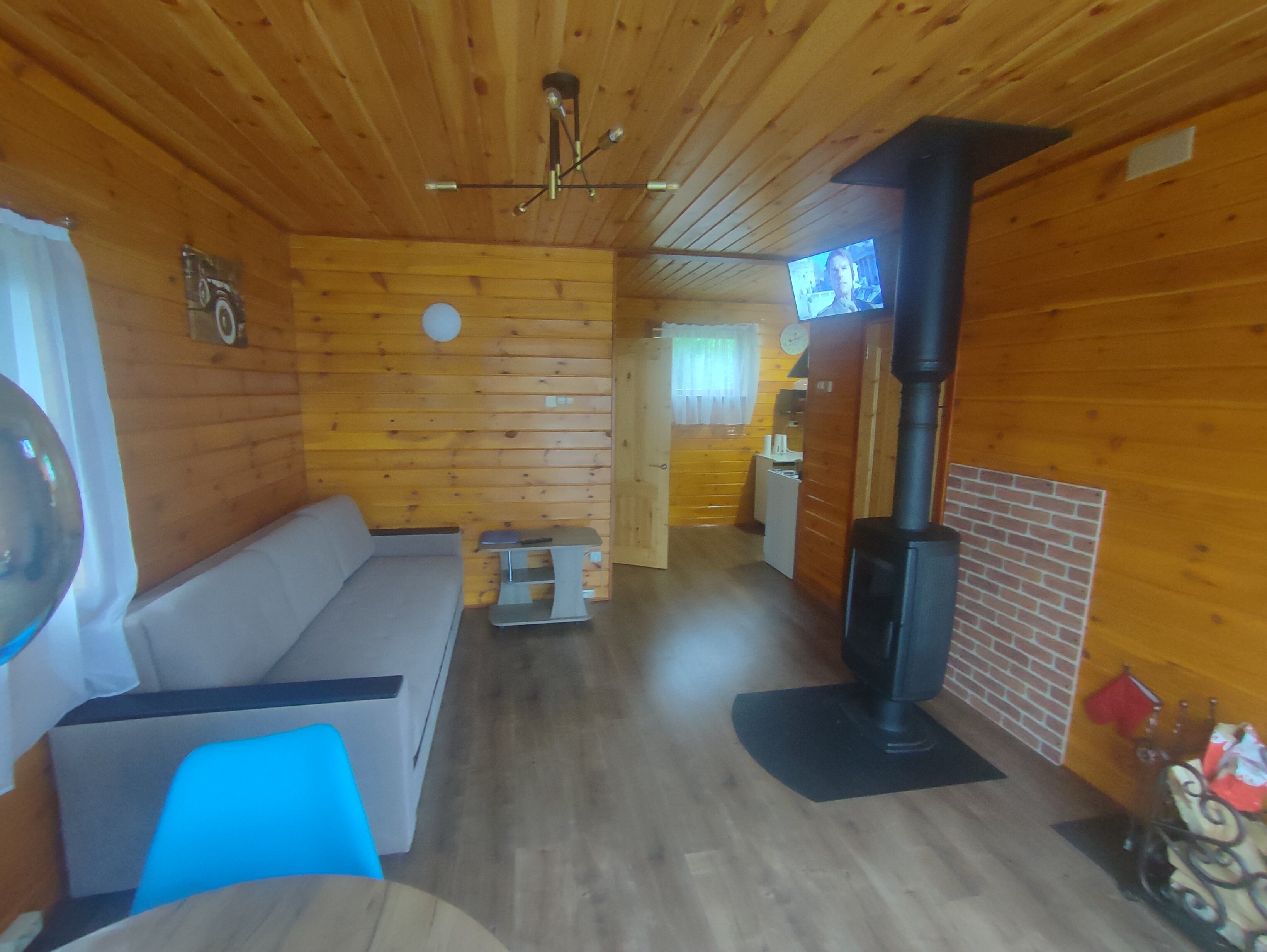 Фото Домик на горке