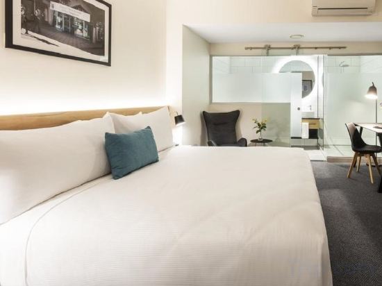 Фото Oaks Wellington Hotel