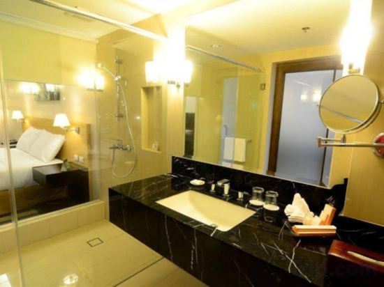 Фото Luxent Hotel