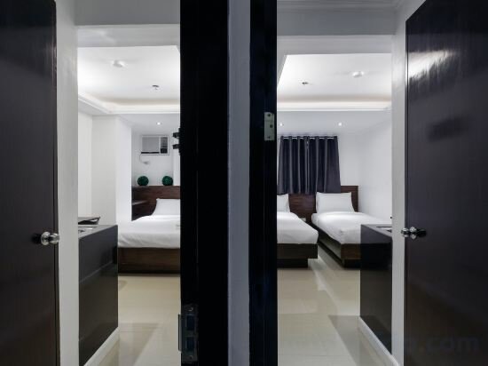 Фото RedDoorz Plus @ Poblacion Makati