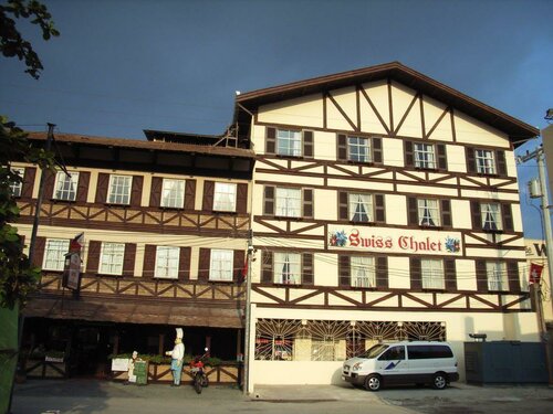 Гостиница Swiss Chalet в Провинции Пампанга