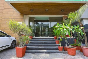 Гостиница Pamposh New Delhi