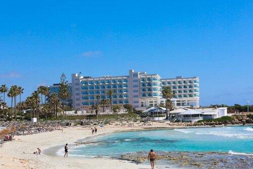 Гостиница Nissiblu Beach Resort в Айя-Напе