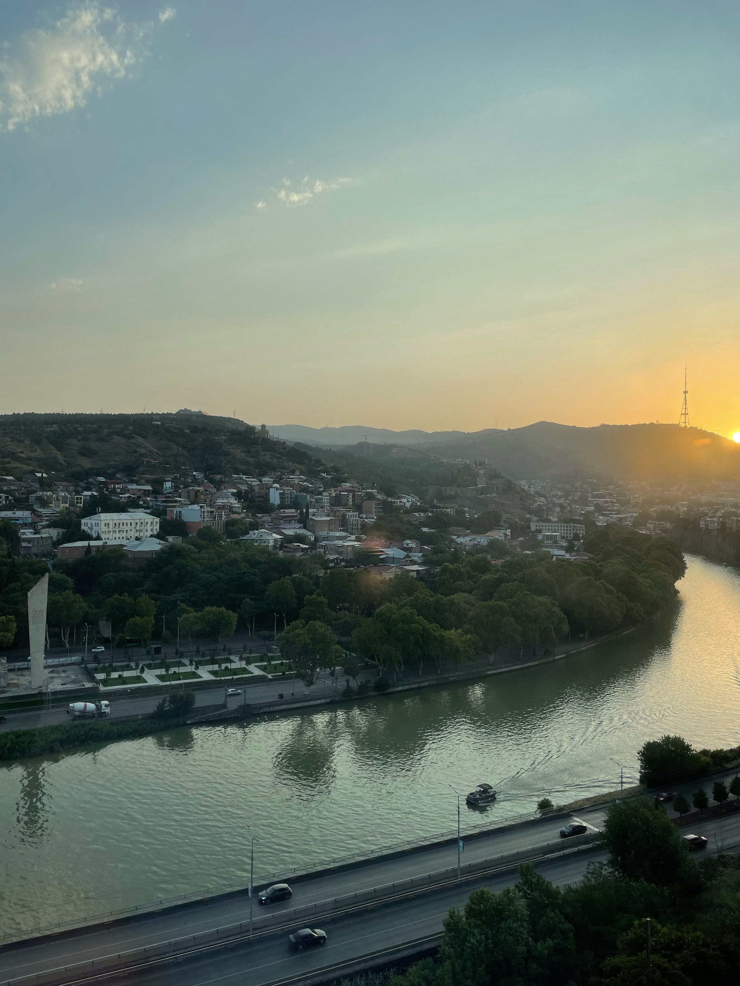 Фото Hotel Golden Tulip Design Tbilisi