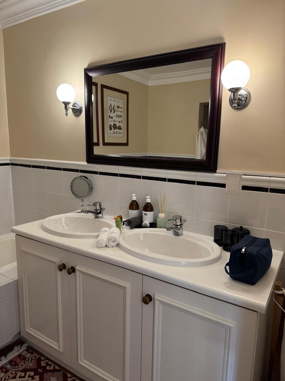 Фото La Fontaine Guest House