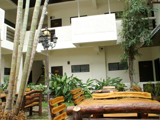 Фото Trekker Camp Chiang Mai Hostel