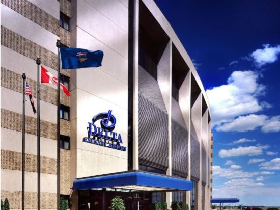 Фото Delta Hotels Calgary Airport In Terminal