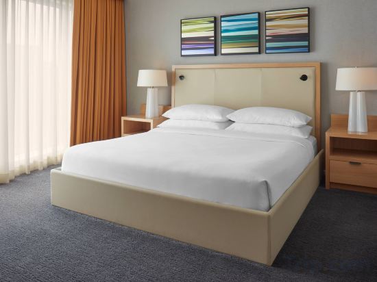 Фото Delta Hotels by Marriott Toronto