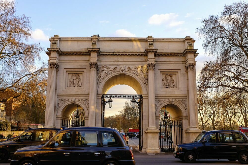 Dormitory Beit Hall, London, photo