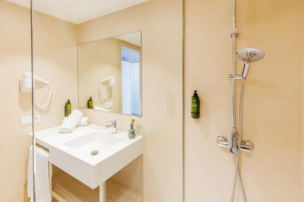 Фото Hotel Alondra