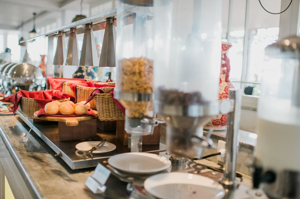 Фото Hotel Santika Seminyak