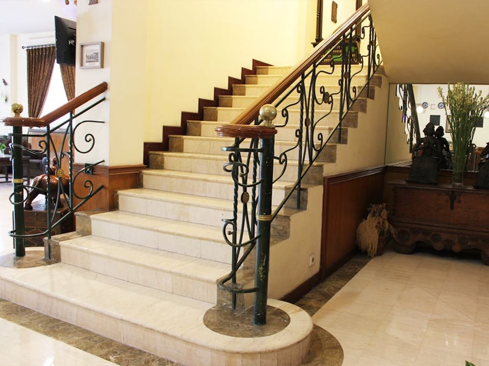 Фото Narita Hotel Surabaya