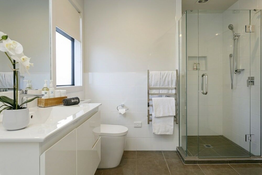 Фото Acacia Lakeview Motel