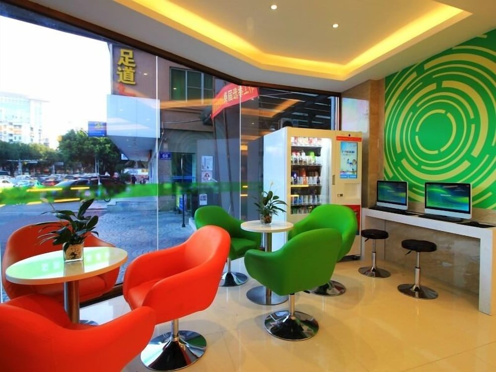 Фото GreenTree Inn Fuzhou Gushilou District North Xierhuan Road Zuohai park Express Hotel