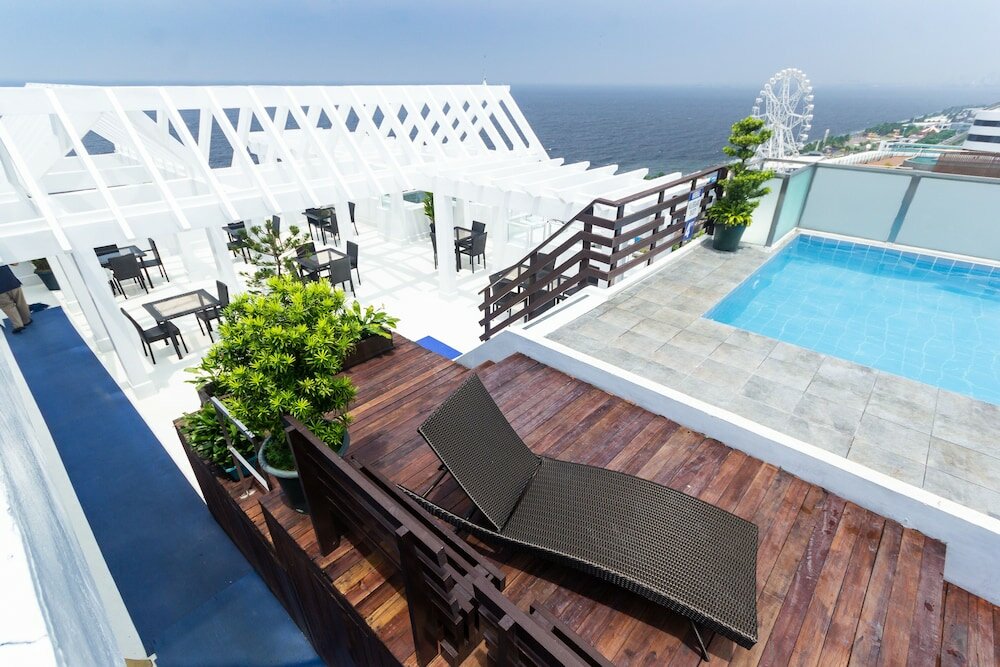 Фото Microtel by Wyndham Mall of Asia