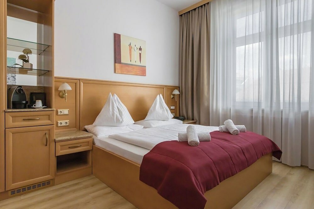 Фото Hotel Corvinus