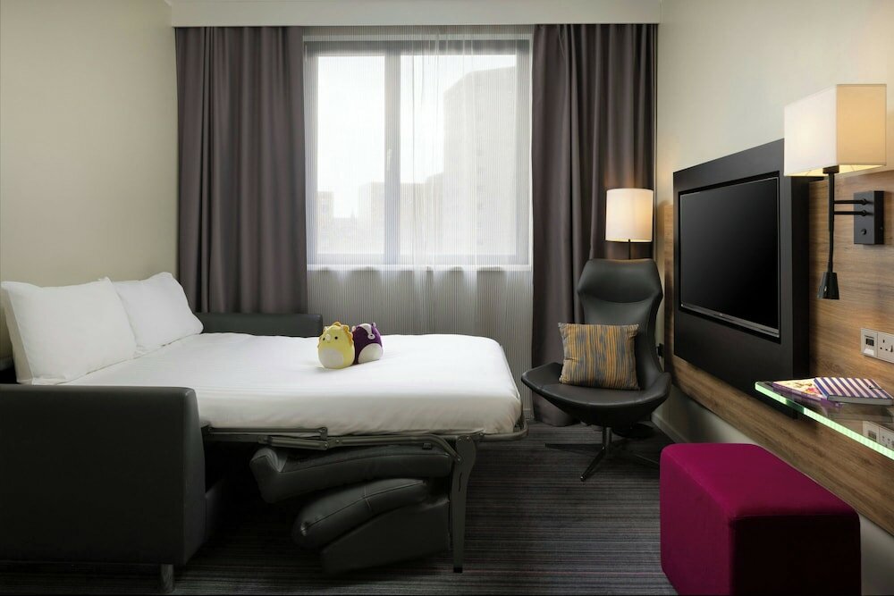Фото Moxy Glasgow Merchant City