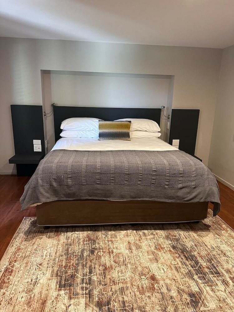 Фото The Lakes Boutique Lodge