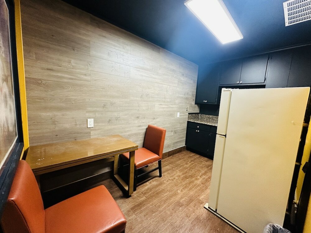 Фото Casa Blanca Inn & Suites