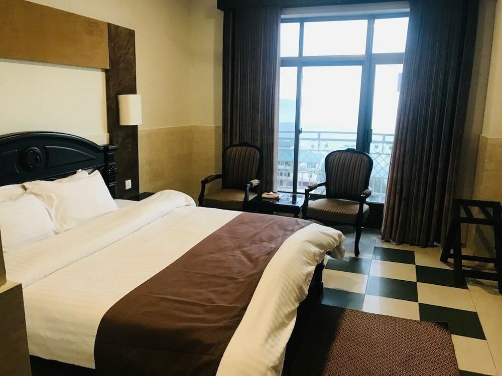 Фото Отель One Murree